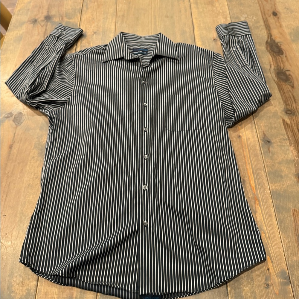 Material London Iron Free Men’s Long Sleeve Button Front Balck Stripped Shirt L